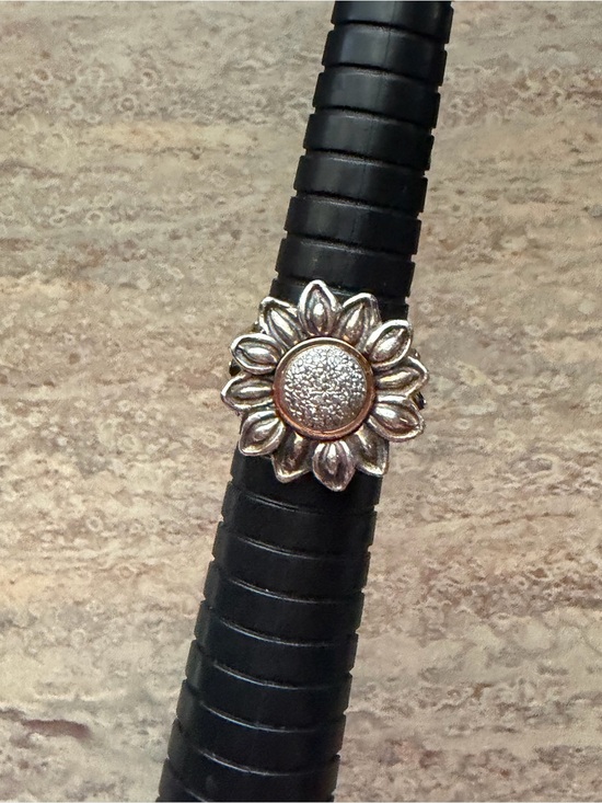 925 Sterling Silver Jewelry - Designer Sterling And 14K Gold Daisy/Sunflower? Ring With Diamond  Chips Ring
